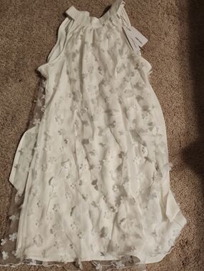 White Floral Appliqué Halter Dress NWT Size Med Gorgeous Dress